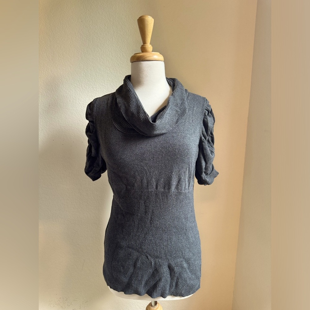 Maternity sweater with short sleeves and cowl neck